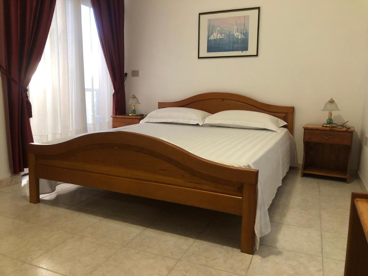 Villa Pepeto Durres Albania ภายนอก รูปภาพ