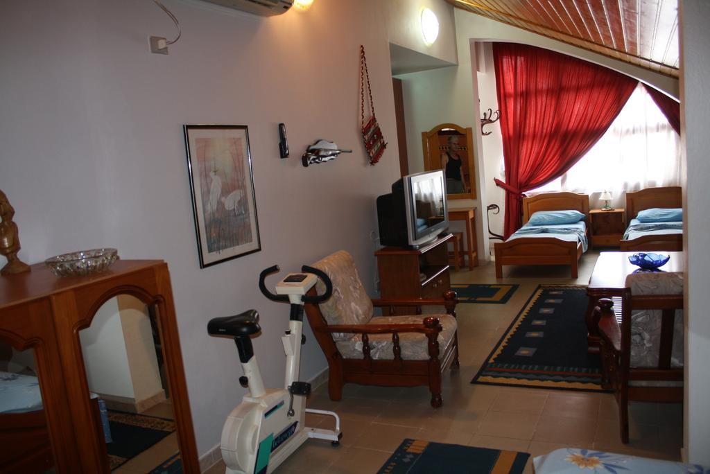 Villa Pepeto Durres Albania ภายนอก รูปภาพ