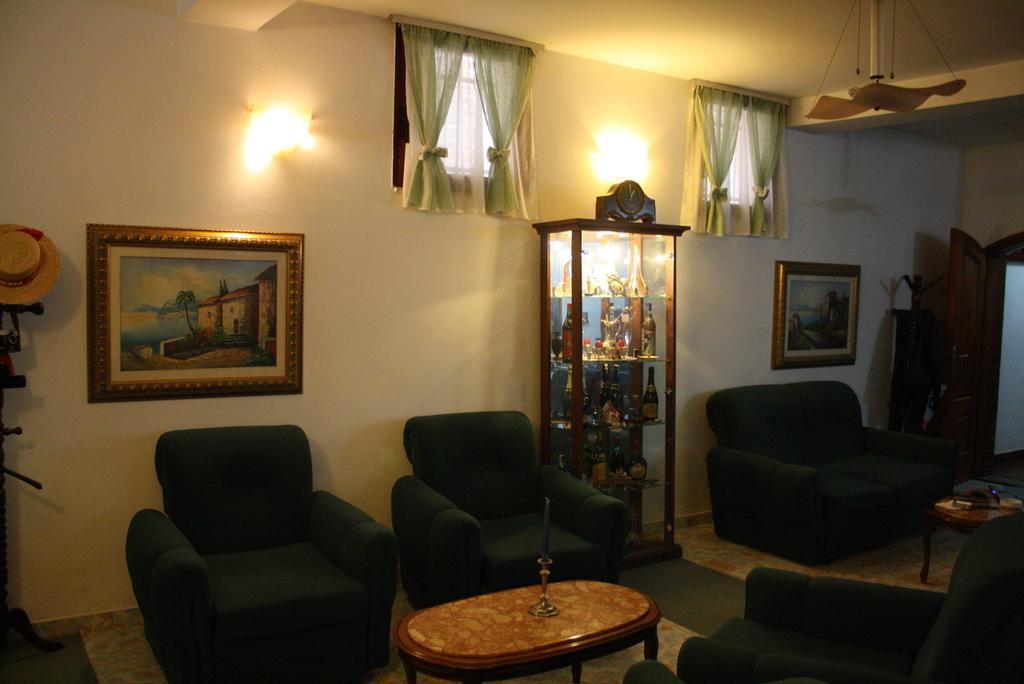 Villa Pepeto Durres Albania ภายนอก รูปภาพ